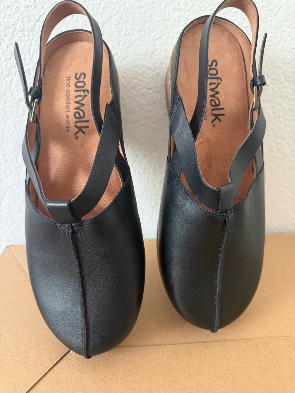 Softwalk Arica, Black Leather Sandals, size 9,5WW - Picture 6 of 11